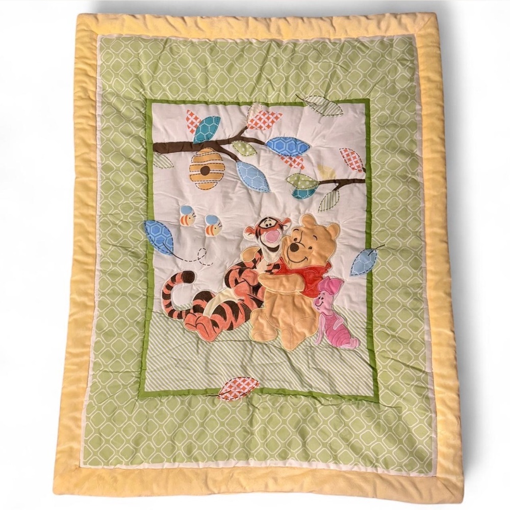 Disney Quilt Baby Winnie the Pooh & friends Reversible HunnyPot comforter Velour